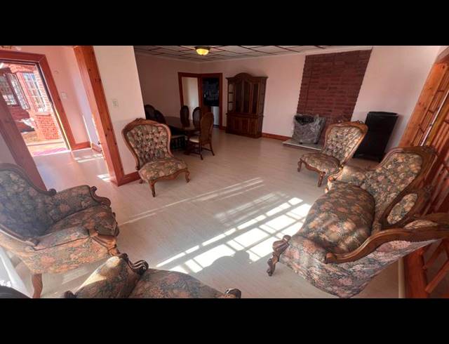 4 BEDROOM HOUSE FOR SALE IN HOWICK WEST